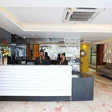 Capital O 10492 Hotel Onyx Garden Guwahati Exterior foto